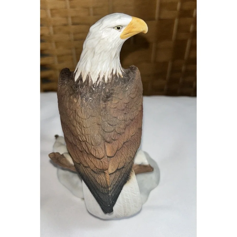 Bald Eagle Standing Figurine 6.25 x‎ 4.25